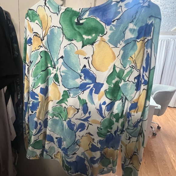 Chico's Multicolor Floral V-Neck Top - Picture 2 of 2